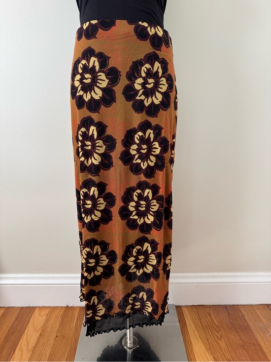 Banana Republic Dresses & Skirts - Banana Republic Gold Floral Tile Mesh Midi Skirt — Size Medium (NWT)